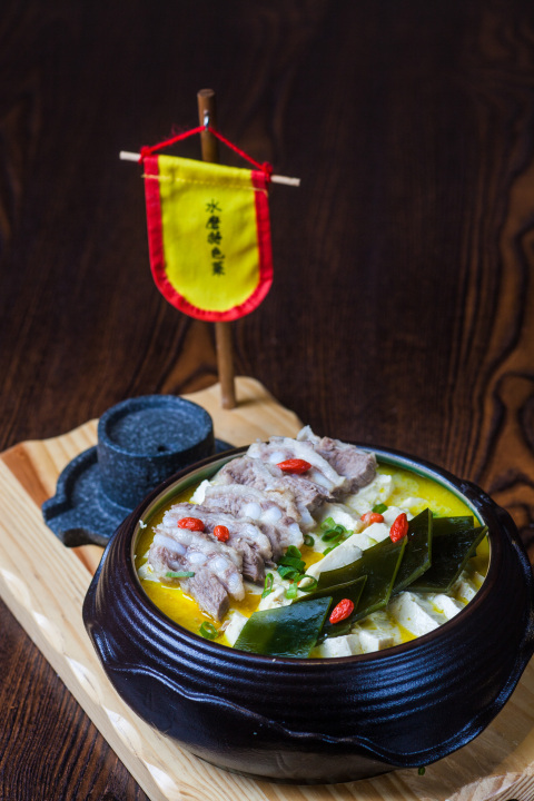 海带脆骨豆腐煲版权图片下载