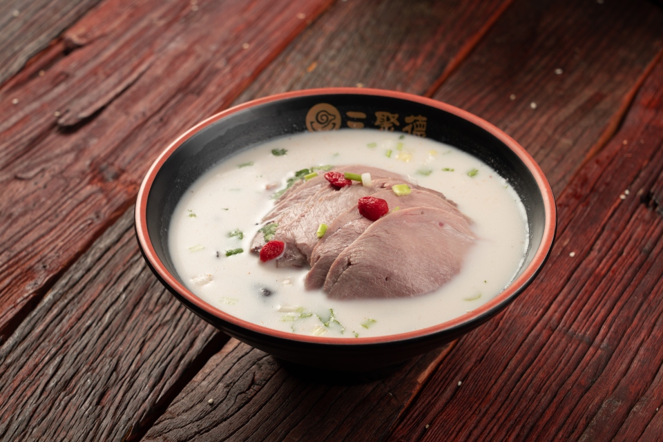 养生食疗羊肉炖汤