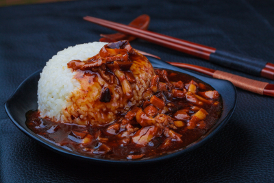 美味红烧肉汤汁拌饭