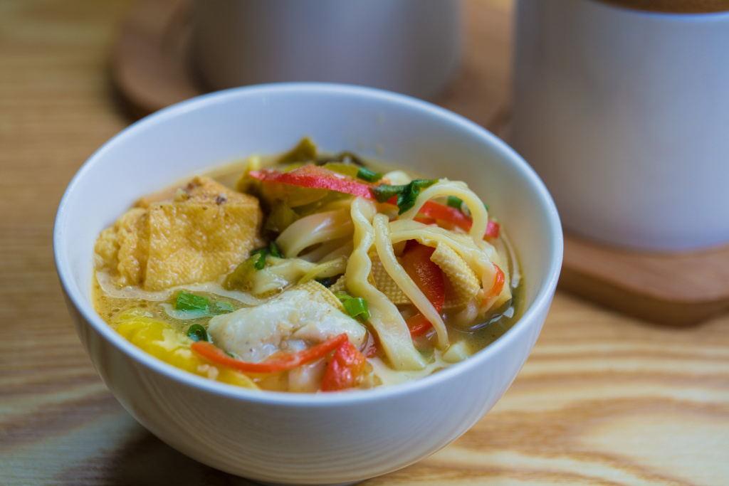 豆泡酸菜鱼肉面版权图片下载