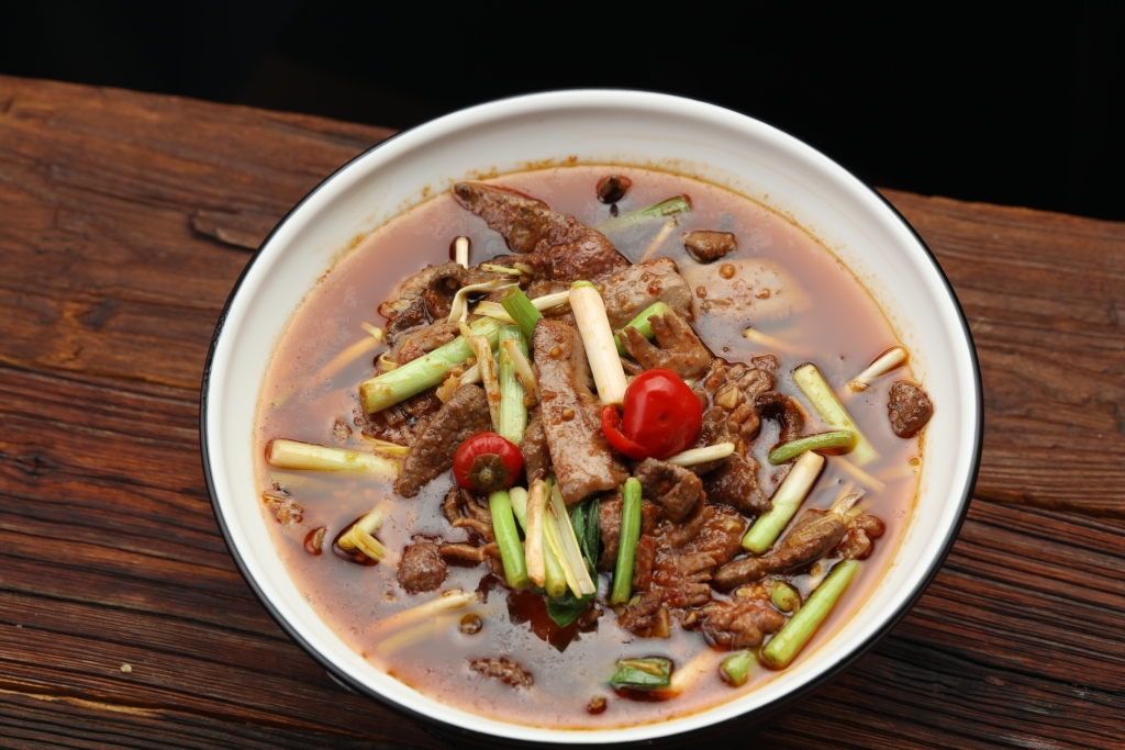特色蒜苗炒肉片版权图片下载