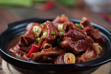 辣椒红烧排骨