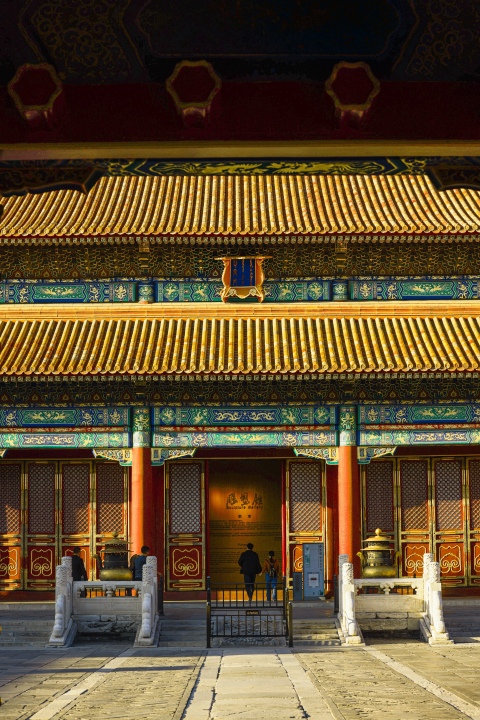 古代慈宁宫建筑风景竖图版权图片下载