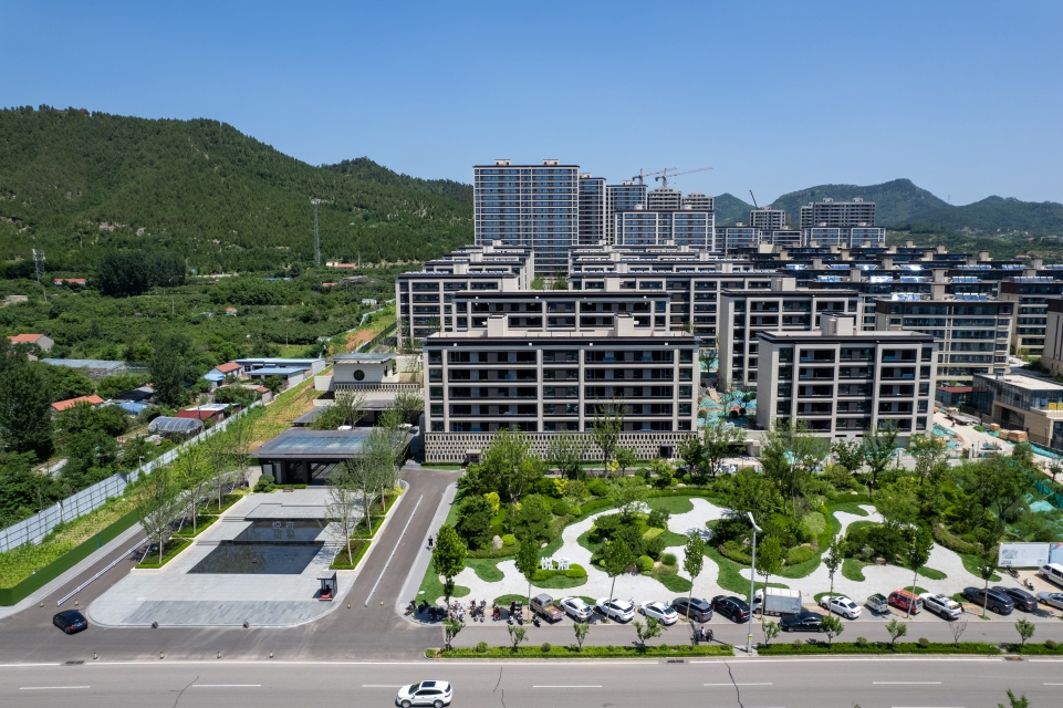 城市别墅区建筑群远景图