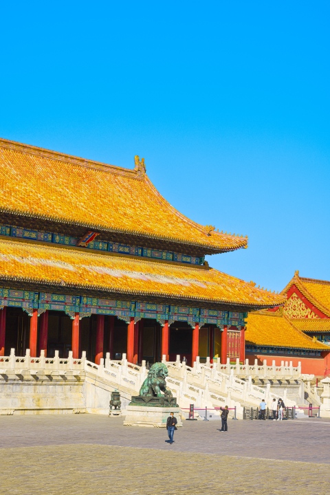 古代古风建筑围栏石狮子全景竖图版权图片下载
