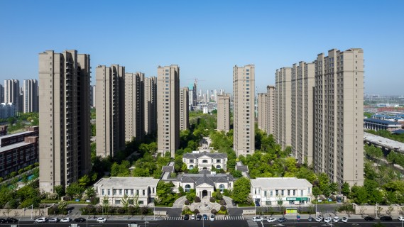 高楼远景城市建筑高档小区实拍图