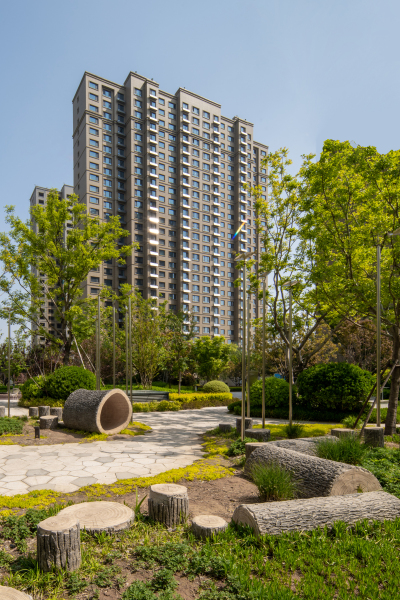 高层住宅区环境实拍图