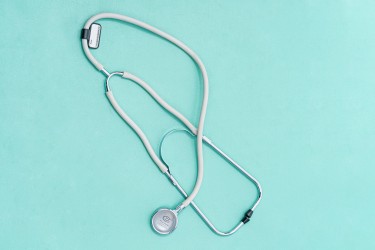 白色医院呼吸科工具听诊器高清图
