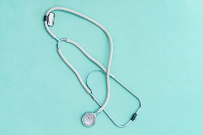 白色医院呼吸科工具听诊器高清图
