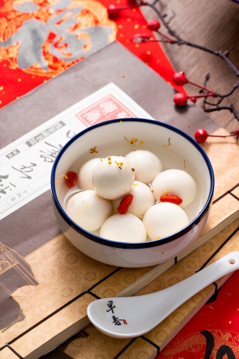 手工中国传统美食热汤圆版权图片下载