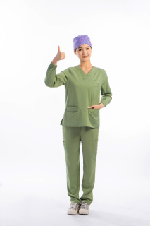 绿色手术服女医生点赞全身照高清图