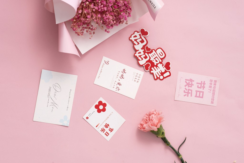 母亲节快乐温馨康乃馨鲜花图版权图片下载