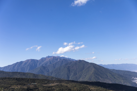山川蓝天唯美景色实拍图