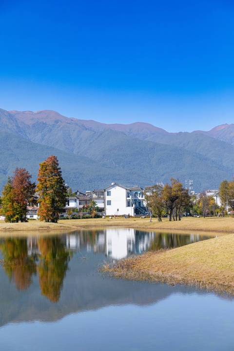 唯美风景蓝天河流景色高清图版权图片下载