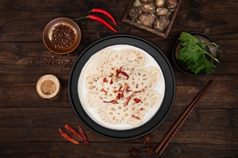 麻辣鲜香油泼白莲藕年夜饭图