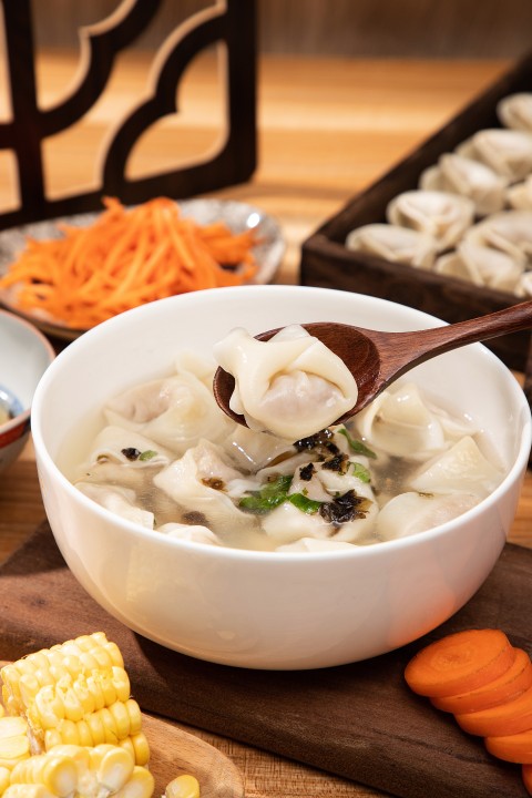 一碗美味的鲜肉馄饨高清图版权图片下载