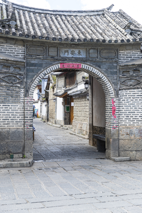 拱形大门古建筑实拍图版权图片下载
