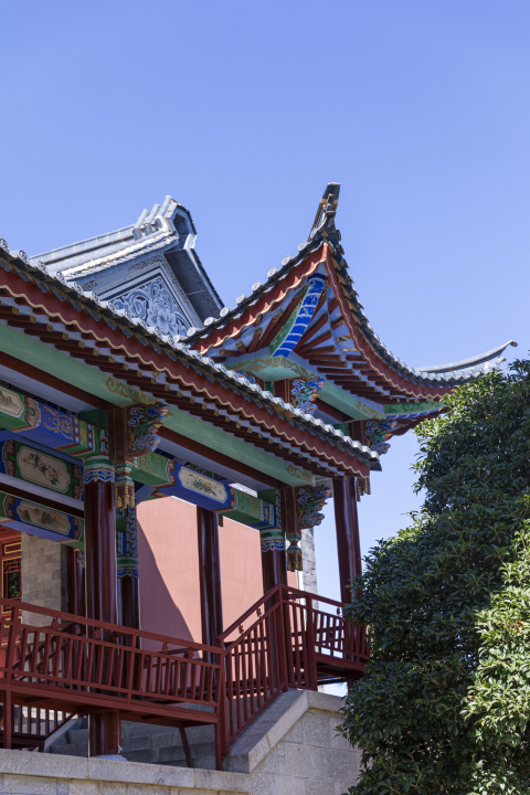 中式庭院彩绘色彩高清图版权图片下载