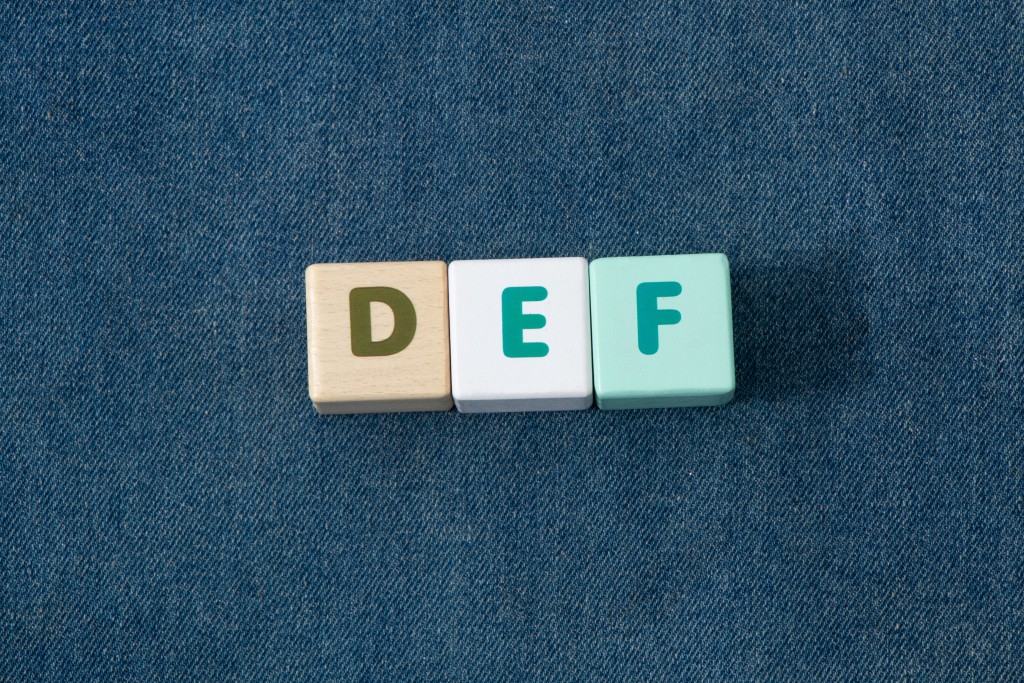 DEF绿色实木儿童玩具高清图版权图片下载