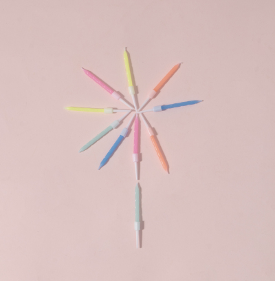 创意摆设生日排队螺纹小蜡烛高清图