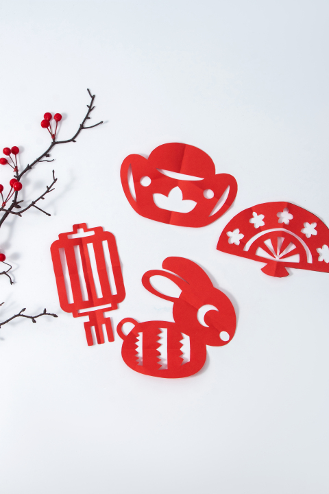 可爱兔子剪纸新年传统剪纸元宝灯笼实拍图版权图片下载
