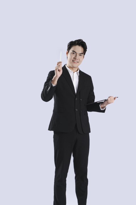 专业辅导老师讲课实拍图版权图片下载