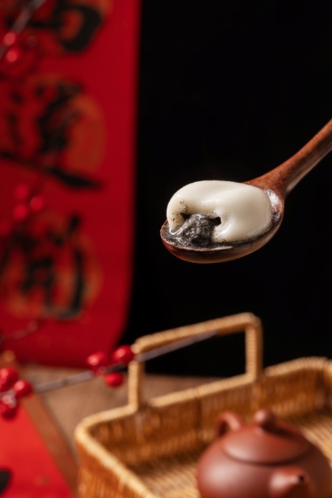 美味的手工黑芝麻元宵实拍图版权图片下载