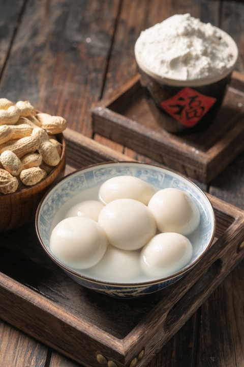 热气腾腾的元宵实拍图版权图片下载