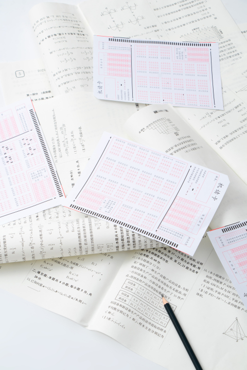 学霸速刷历年高考真题实拍图版权图片下载