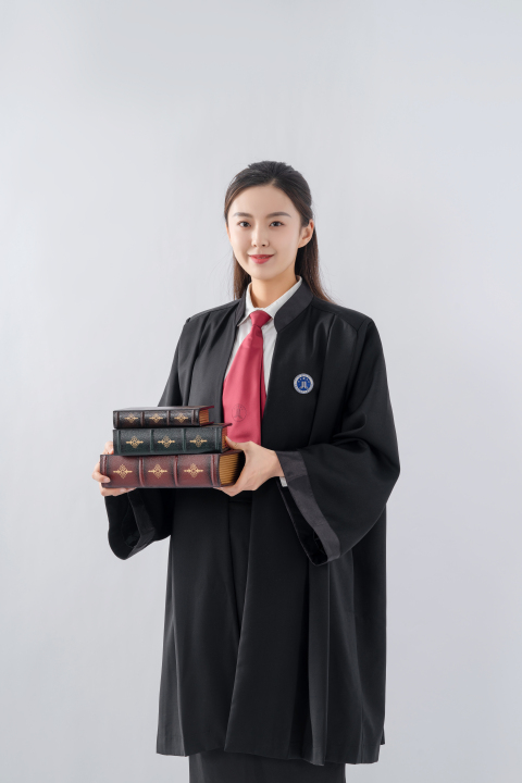 法庭开庭工作实拍图版权图片下载