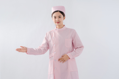 护士爱心护理实拍图