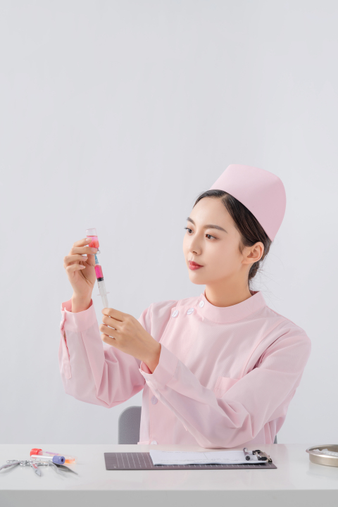 医院女护士日常工作图版权图片下载