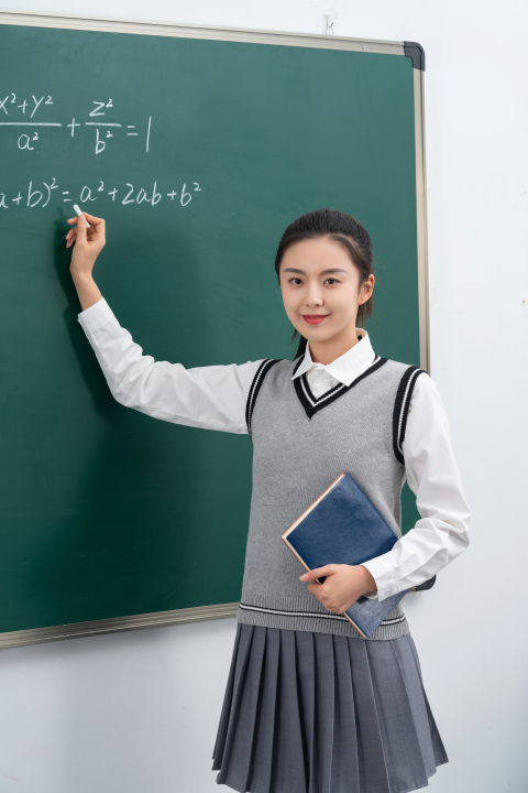 学校优秀教师公开课实拍图版权图片下载