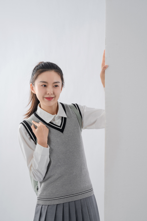 可爱的女大学生照片高清图版权图片下载