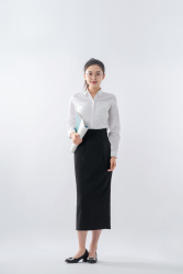 女老师身穿白衬衣长裙实拍图