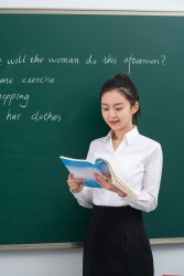 英语老师解答难点高清图