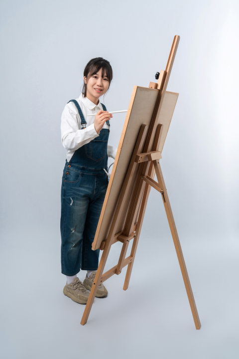 绘画班老师展示图版权图片下载