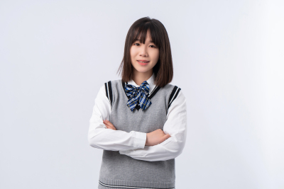 穿校服的可爱女同学实拍图