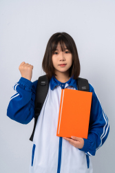 阳光开朗的女高中生实拍图