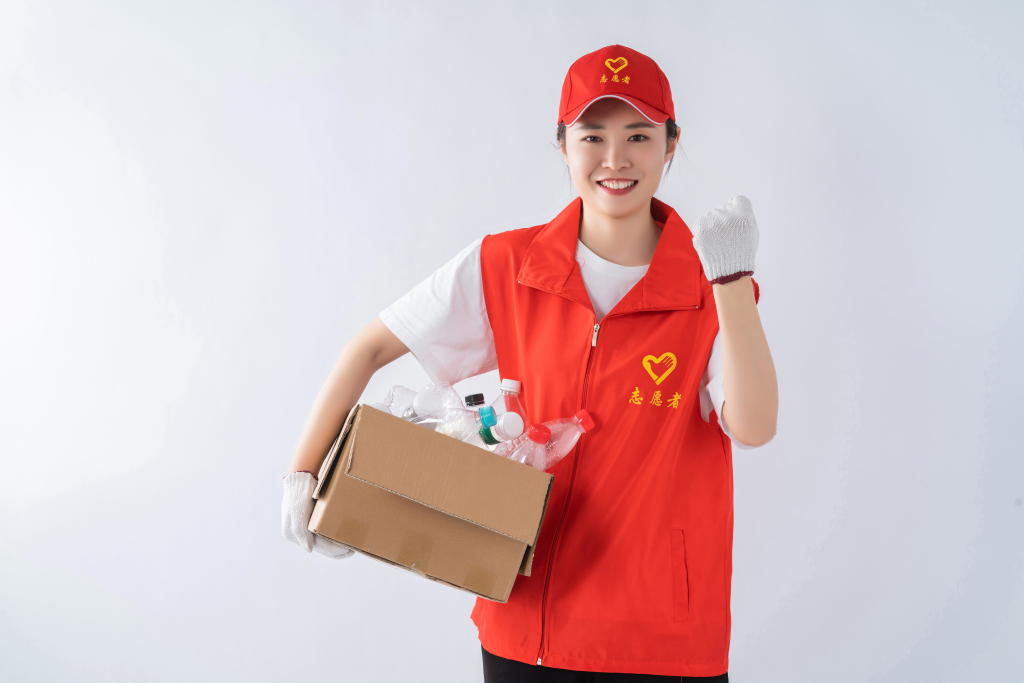 善心微笑的热情志愿者实拍图版权图片下载