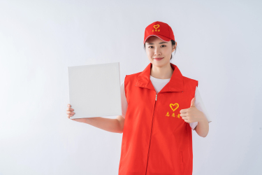 温暖笑容的公益志愿者实拍图