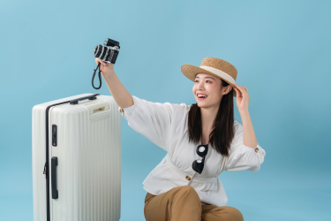 自拍旅游风光的女孩图