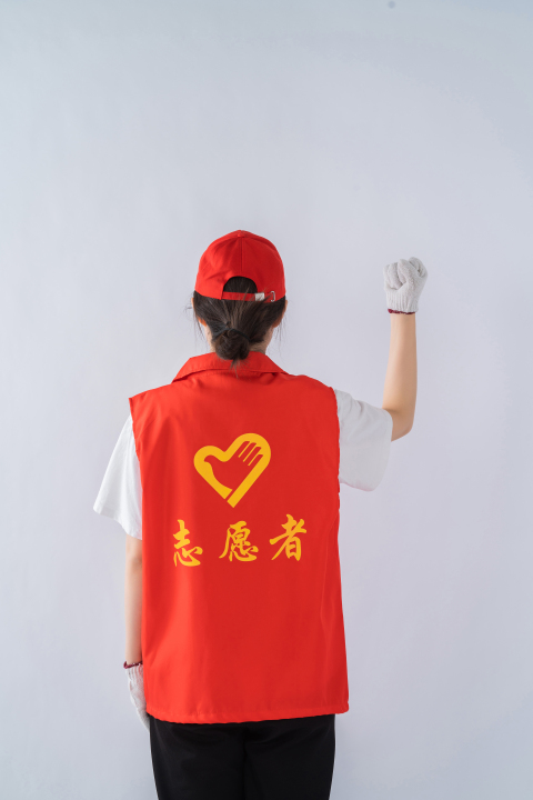 红马甲志愿者背景实拍图版权图片下载