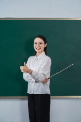 知性专业的老师实拍图