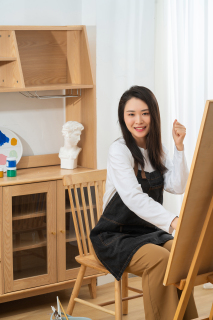美术中心绘画课堂图