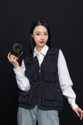 摄影师半身近景实拍图