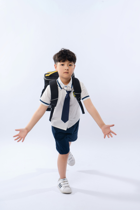 儿童创意个人写真豪情图版权图片下载
