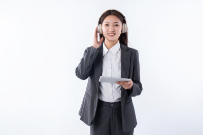 女性客服工作人员实拍图