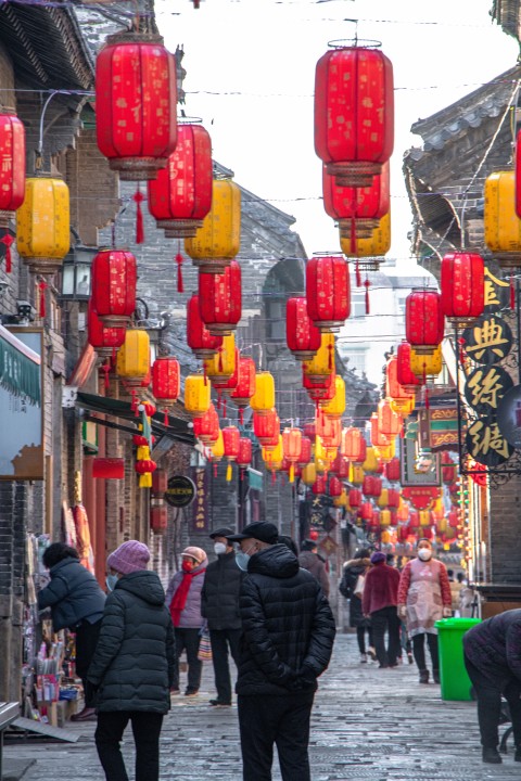 新年庆祝活动一条街实拍图版权图片下载