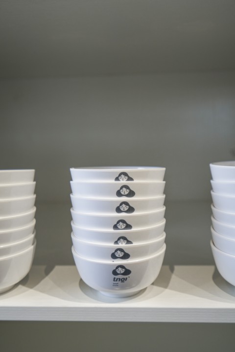 餐厅餐具展示图版权图片下载